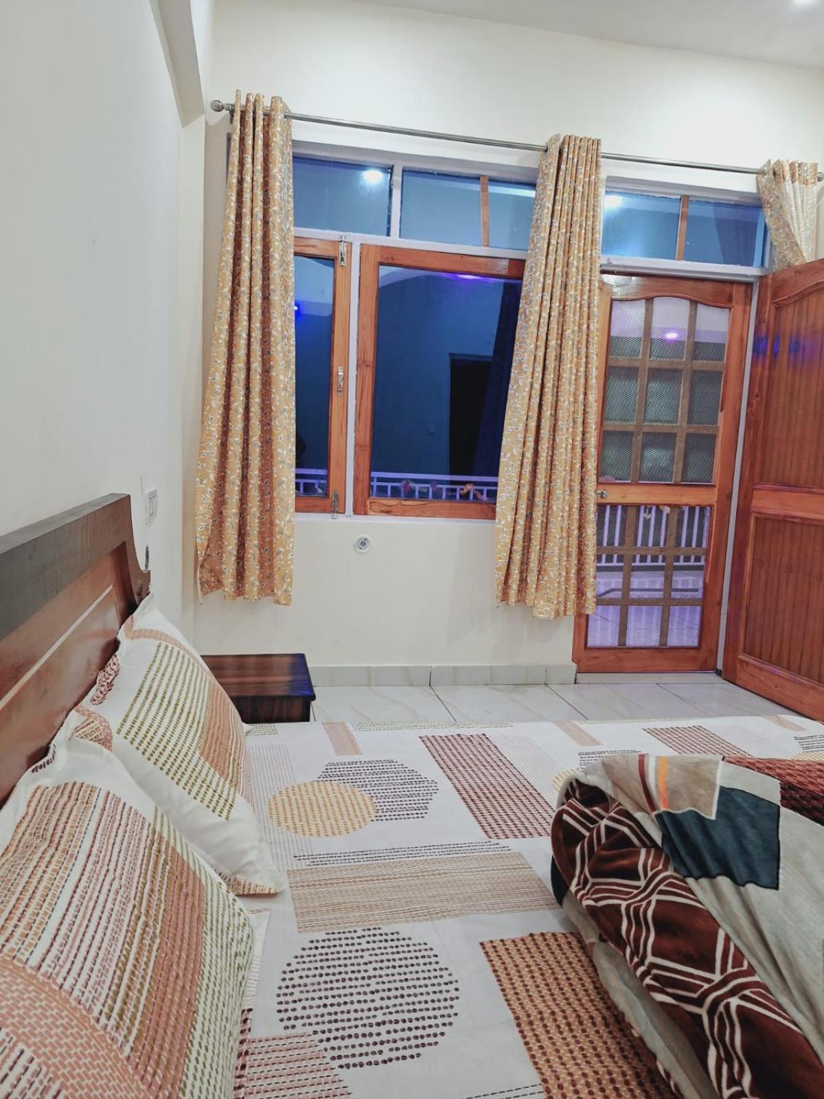 Chandarshila Hike Homestay Ukhimath Eksteriør billede